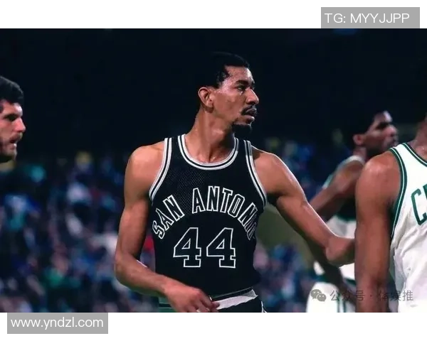 四号足球衣号背后的传奇球星是谁揭秘其历史与影响力